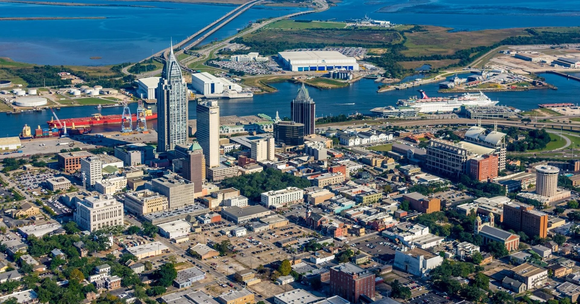 Large commercial flat roof in Mobile, Alabama